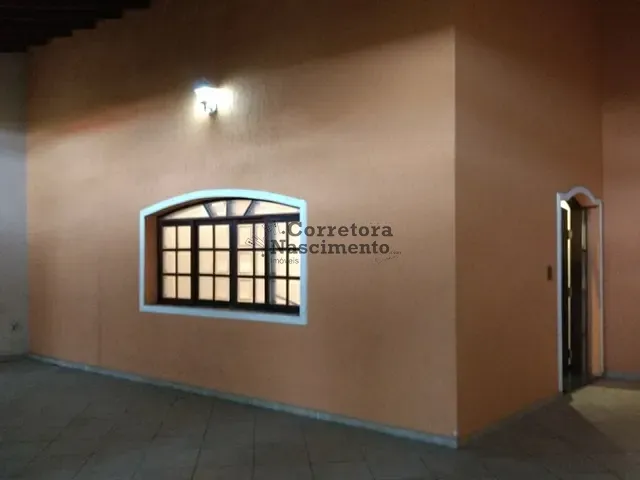 Casa com 300m² 4 quartos e 3 banheiros, à venda, no bairro Jardim Califórnia em Jacareí