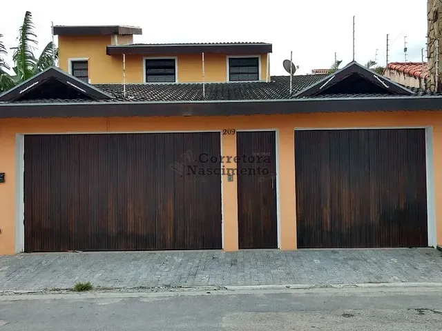 Casa com 300m² 4 quartos e 3 banheiros, à venda, no bairro Jardim Califórnia em Jacareí