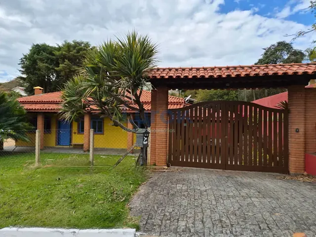 Casa 4 quartos e 3 banheiros, para alugar, no bairro Vista Alegre em Vinhedo