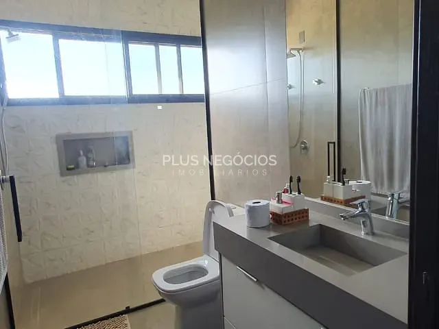 Casa com 1028m² 3 quartos e 4 banheiros, à venda, no bairro Condomínio Fazenda Jequitibá em Sorocaba