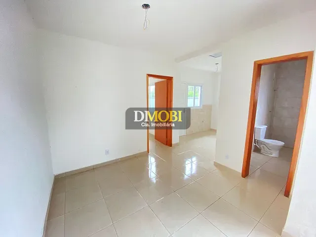 Casa com 66m² 2 quartos e 1 banheiro, à venda, no bairro Loteamento Vila Rica em Gravataí