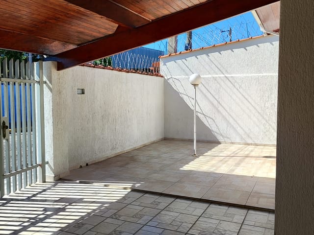 Casa com 300m² 3 quartos e 3 banheiros, à venda, no bairro Aterrado em Tremembé