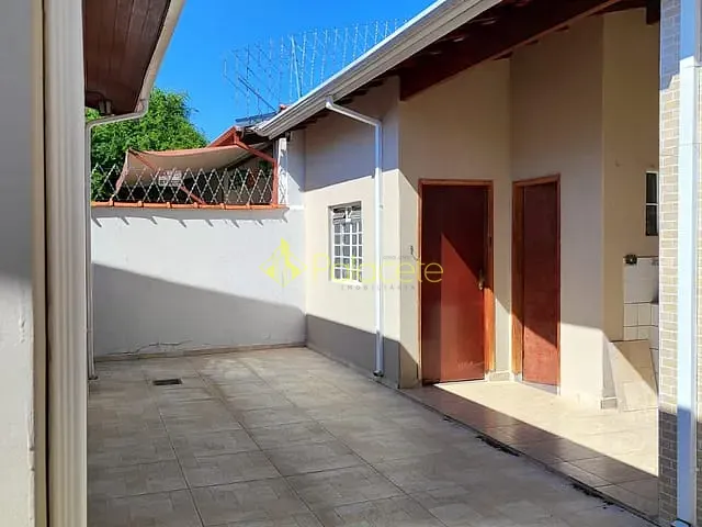 Casa com 300m² 3 quartos e 3 banheiros, à venda, no bairro Aterrado em Tremembé