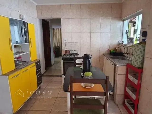 Casa com 250m² 3 quartos e 1 banheiro, à venda, no bairro Jardim Bela Vista em Taubaté