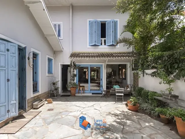 Casa com 320m² 4 quartos e 4 banheiros, à venda, no bairro Moema em São Paulo