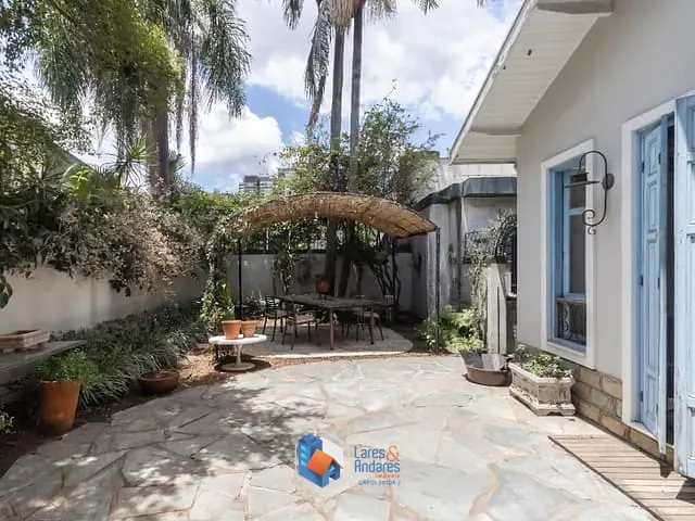 Casa com 320m² 4 quartos e 4 banheiros, à venda, no bairro Moema em São Paulo