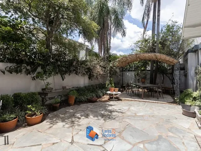 Casa com 320m² 4 quartos e 4 banheiros, à venda, no bairro Moema em São Paulo