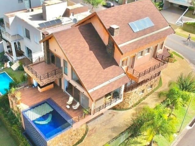 Casa com 500m² 4 quartos e 4 banheiros, à venda, no bairro Alphaville em Santana de Parnaíba