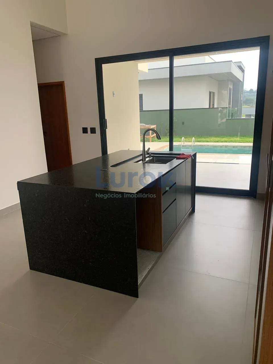 Casa, 3 quartos, 180 m² - Foto 1