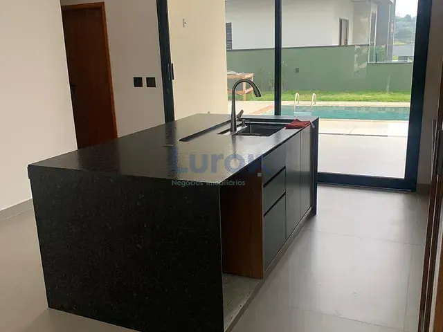 Casa com 308m² 3 quartos e 5 banheiros, à venda, no bairro Jardim São Marcos em Valinhos