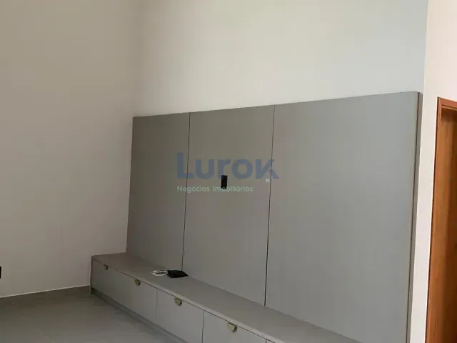 Casa com 308m² 3 quartos e 5 banheiros, à venda, no bairro Jardim São Marcos em Valinhos