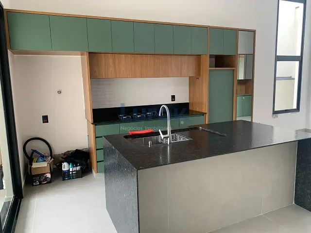 Casa com 308m² 3 quartos e 5 banheiros, à venda, no bairro Jardim São Marcos em Valinhos