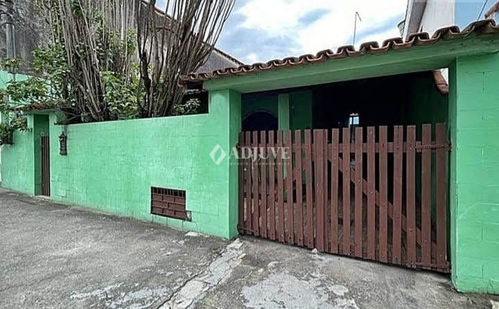 Casa à venda com 3 quartos, 150m² - Foto 1