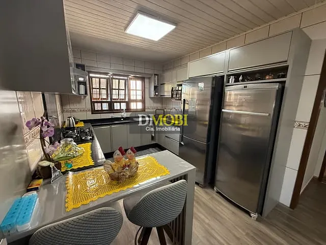 Casa com 260m² 4 quartos e 2 banheiros, à venda, no bairro Passo das Pedras em Gravataí