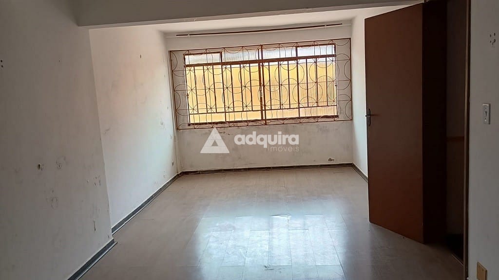 Casa à venda com 6 quartos, 220m² - Foto 3