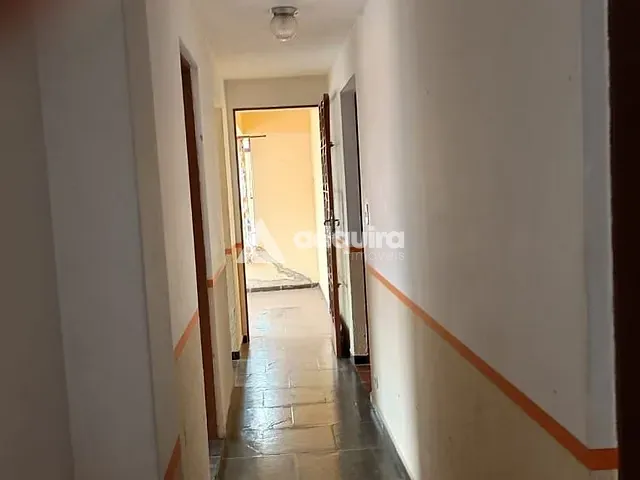 Casa 6 quartos e 4 banheiros, à venda, no bairro Nova Rússia em Ponta Grossa