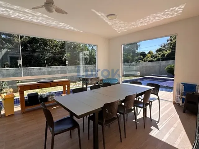 Casa com 610m² 3 quartos e 6 banheiros, à venda, no bairro Chácaras Silvania em Valinhos