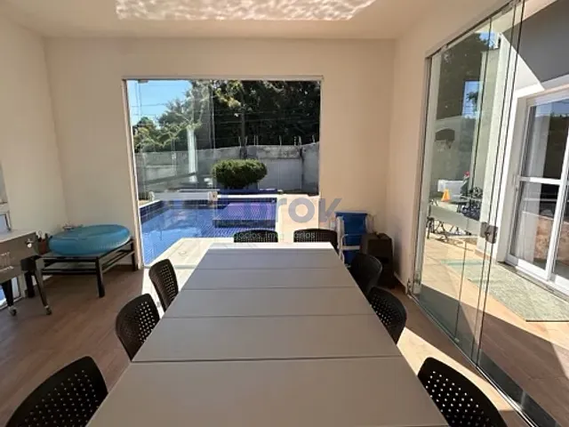 Casa com 610m² 3 quartos e 6 banheiros, à venda, no bairro Chácaras Silvania em Valinhos