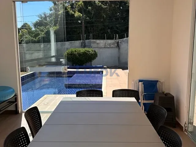 Casa com 610m² 3 quartos e 6 banheiros, à venda, no bairro Chácaras Silvania em Valinhos