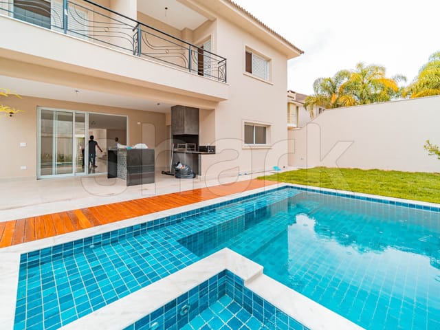 Casa com 490m² 4 quartos e 5 banheiros, à venda ou para alugar, no bairro Alphaville em Santana de Parnaíba