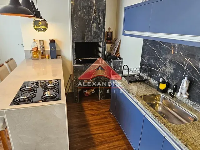 Casa com 250m² 2 quartos e 2 banheiros, à venda, no bairro Vila Terezinha em São José dos Campos