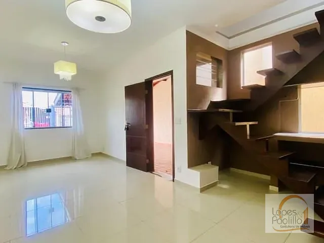 Casa com 162m² 2 quartos e 3 banheiros, à venda, no bairro Parque dos Coqueiros em Atibaia