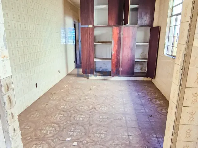 Casa com 257m² 2 quartos e 1 banheiro, à venda, no bairro Vila Papelão em Valinhos