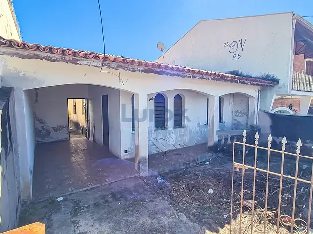 Casa com 257m² 2 quartos e 1 banheiro, à venda, no bairro Vila Papelão em Valinhos
