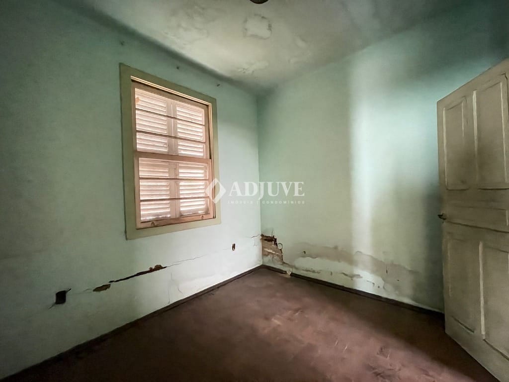 Casa à venda com 2 quartos, 120m² - Foto 7