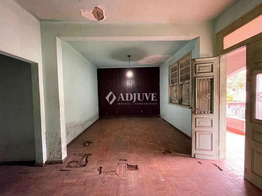 Casa à venda com 2 quartos, 120m² - Foto 3