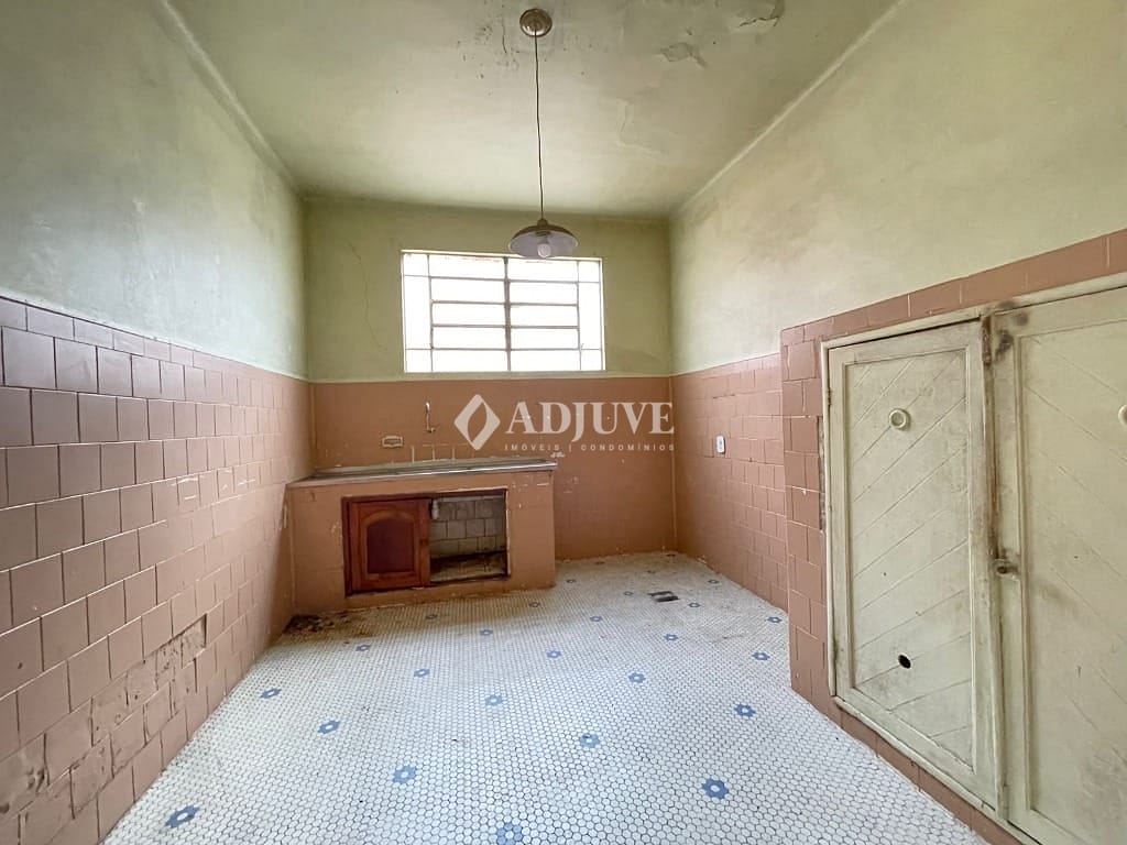 Casa à venda com 2 quartos, 120m² - Foto 9