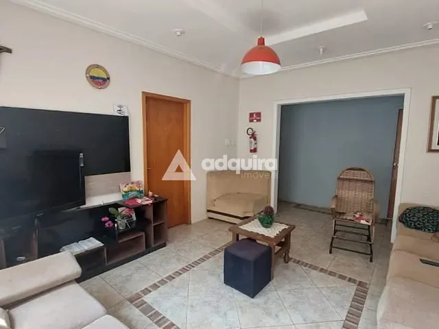 Casa à venda, no bairro Centro em Ponta Grossa