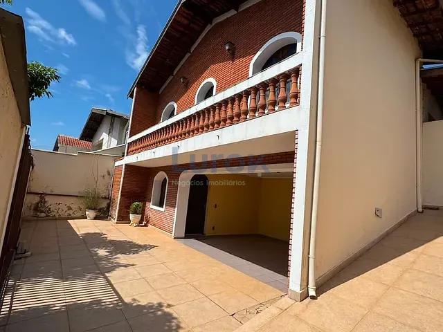 Casa com 310m² 3 quartos e 3 banheiros, à venda, no bairro Jardim Carlos Lourenço em Campinas