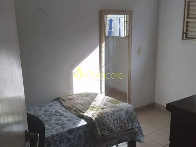 Casa com 360m² 4 quartos e 2 banheiros, à venda, no bairro São Benedito em Pindamonhangaba