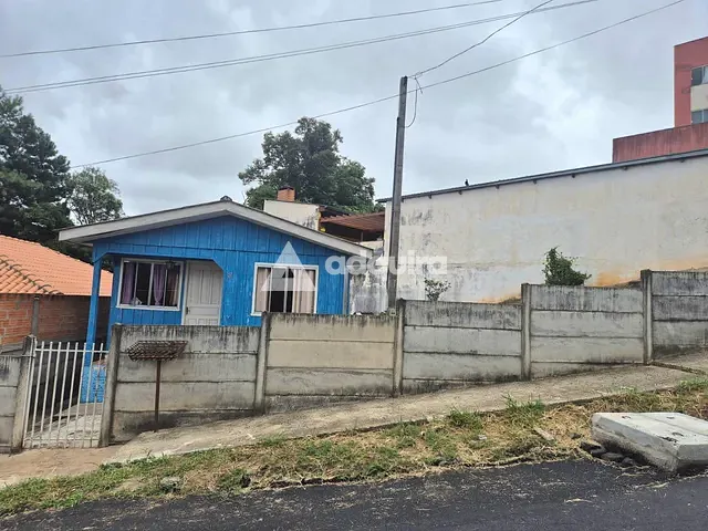Casa com 252m² 2 quartos e 1 banheiro, à venda, no bairro Uvaranas em Ponta Grossa