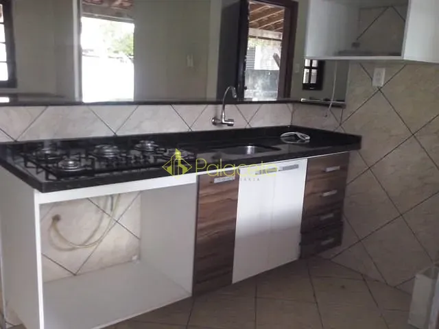 Casa com 300m² 3 quartos e 1 banheiro, à venda, no bairro Cidade Nova em Pindamonhangaba