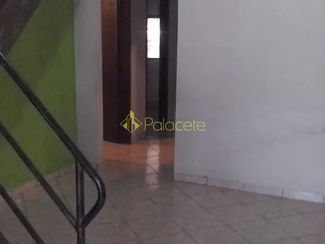 Casa com 300m² 3 quartos e 1 banheiro, à venda, no bairro Cidade Nova em Pindamonhangaba