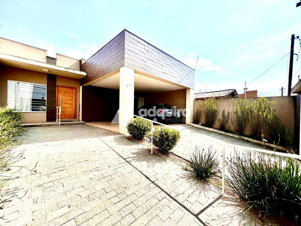Casa à venda com 3 quartos, 182m² - Foto 1