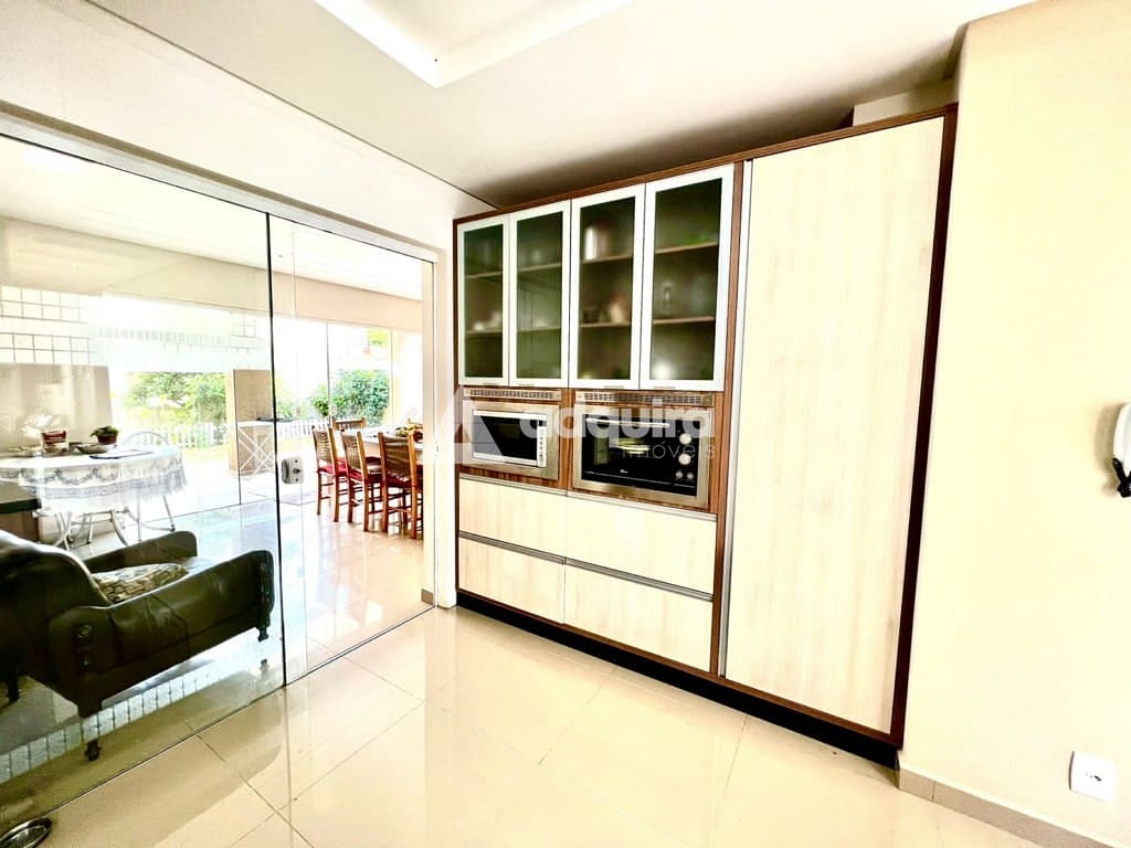 Casa à venda com 3 quartos, 182m² - Foto 5