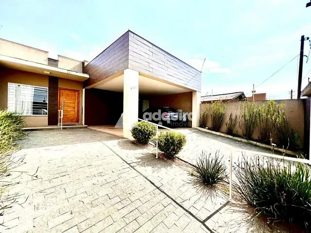 Casa 3 quartos e 2 banheiros, à venda, no bairro Nova Rússia em Ponta Grossa