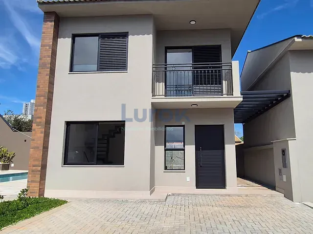 Casa 3 quartos e 3 banheiros, à venda, no bairro Jardim Santa Helena em Valinhos
