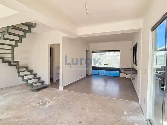 Casa 3 quartos e 3 banheiros, à venda, no bairro Jardim Santa Helena em Valinhos