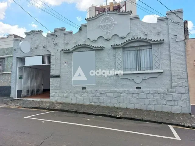 Casa à venda, no bairro Centro em Ponta Grossa