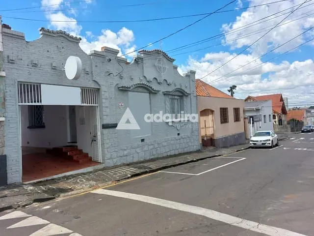 Casa à venda, no bairro Centro em Ponta Grossa
