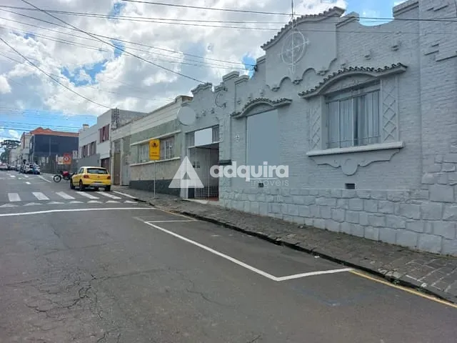 Casa à venda, no bairro Centro em Ponta Grossa