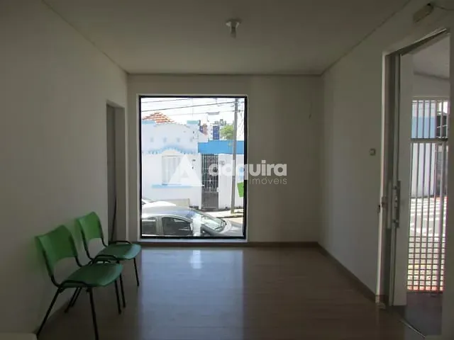 Casa à venda, no bairro Centro em Ponta Grossa