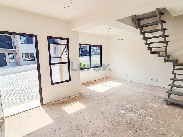 Casa 3 quartos e 3 banheiros, à venda, no bairro Jardim Santa Helena em Valinhos