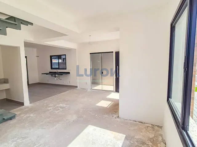Casa 3 quartos e 3 banheiros, à venda, no bairro Jardim Santa Helena em Valinhos