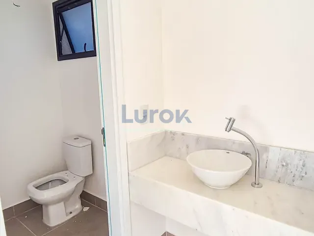 Casa 3 quartos e 3 banheiros, à venda, no bairro Jardim Santa Helena em Valinhos