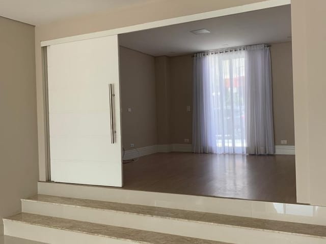 Casa com 650m² 5 quartos e 7 banheiros, à venda, no bairro Alphaville em Santana de Parnaíba